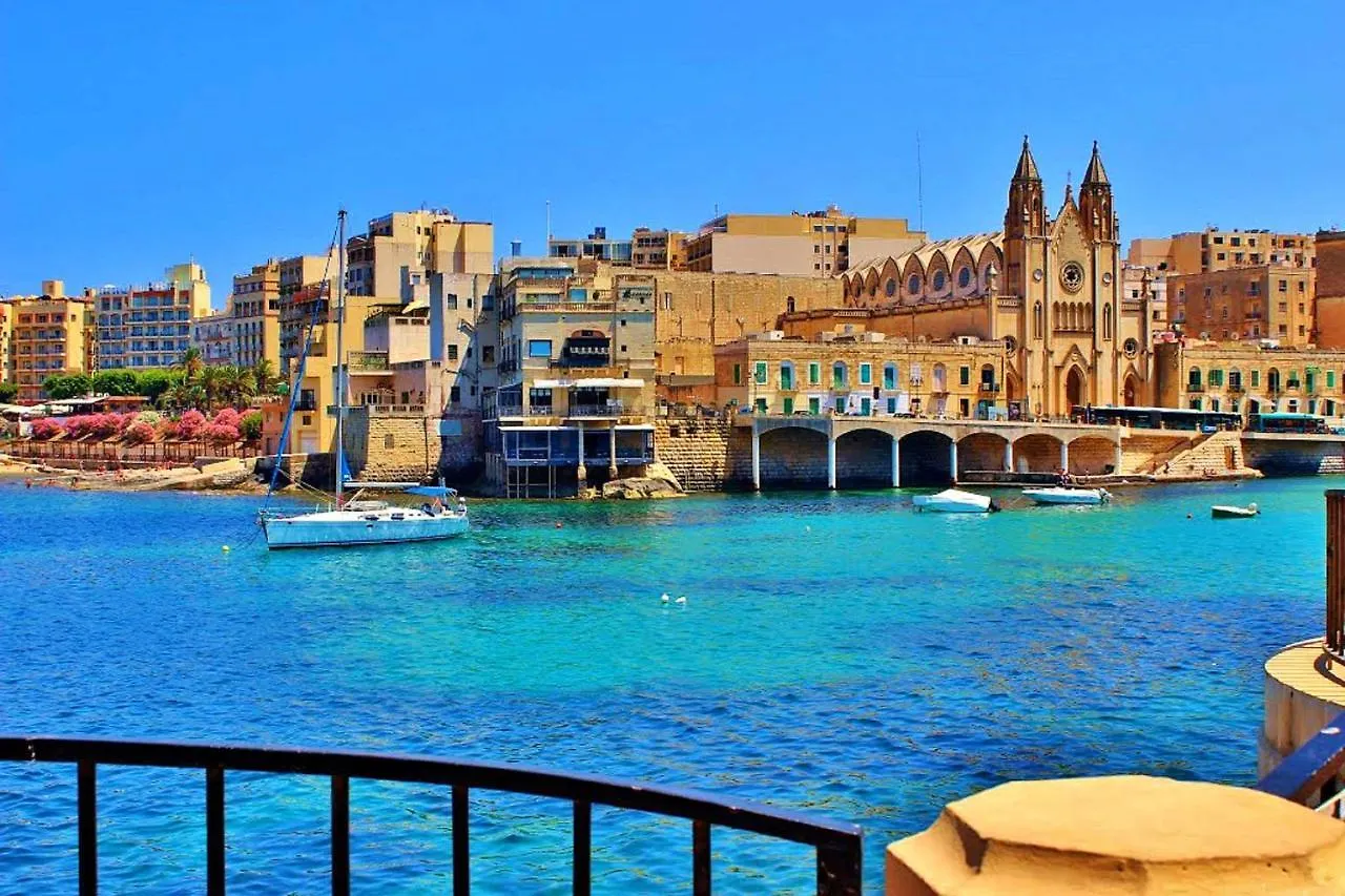 Luxury Apartment With Balcony, Central Area Gzira